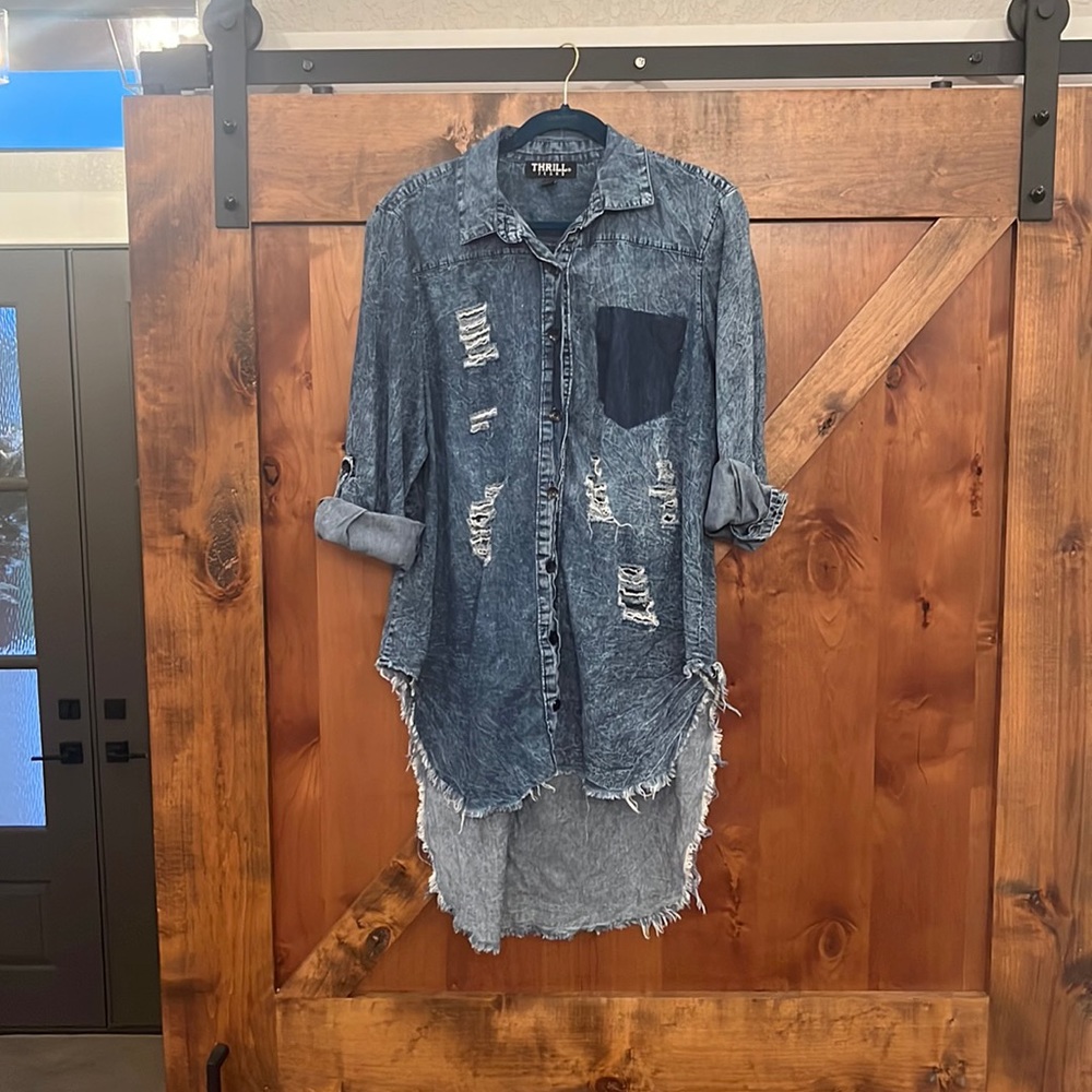 THRILL Denim high-low button-down